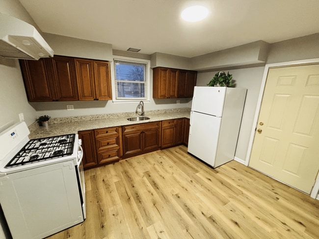 Building Photo - 2315 E End Ave