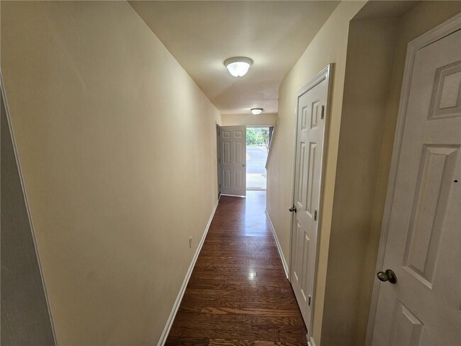 Foto del edificio - 2425 Ivey Crest Cir