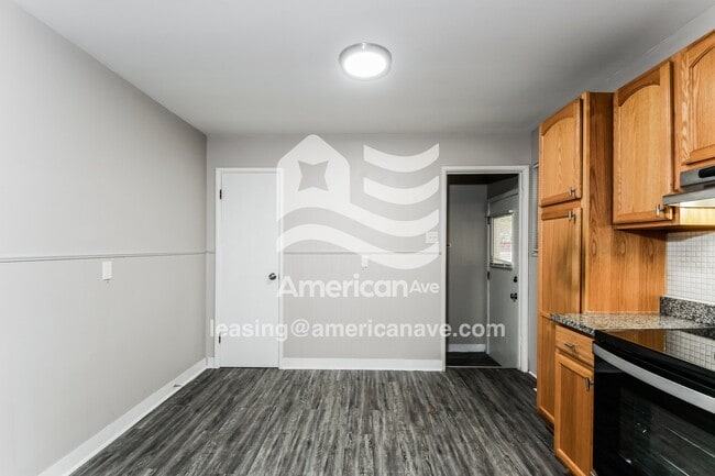 Foto del edificio - 1523 Redman Blvd