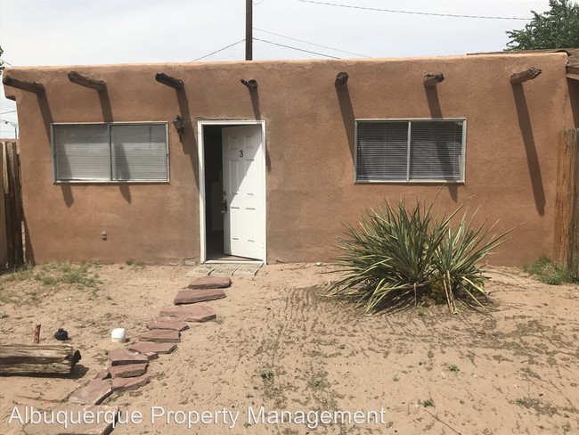 Building Photo - 2 br, 1 bath Apartment - 2712 Isleta Blvd SW