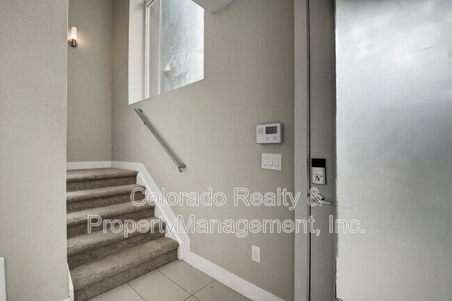 Building Photo - 3285 W 17th Ave