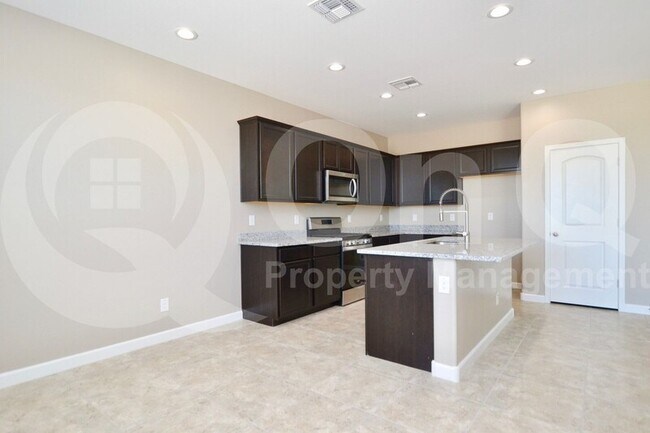 Building Photo - 2223 N Camden Dr