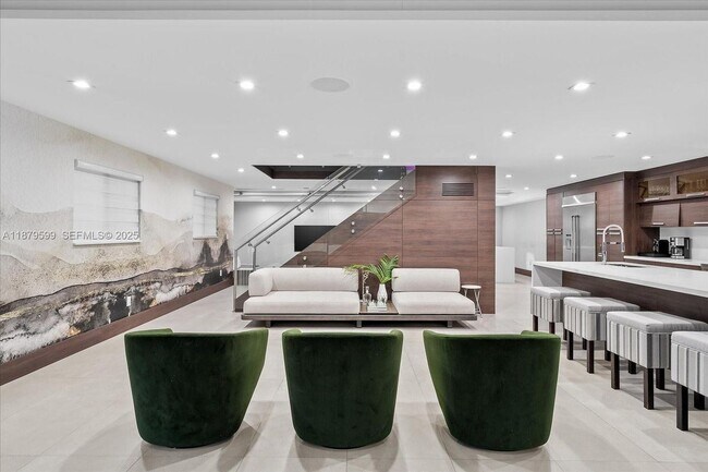 Foto del edificio - 280 NE 156th St