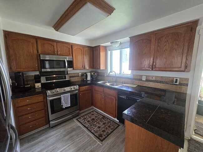 Foto del edificio - 6620 NE 75th St