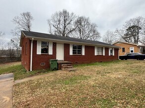 Building Photo - 126 Woodland Ave