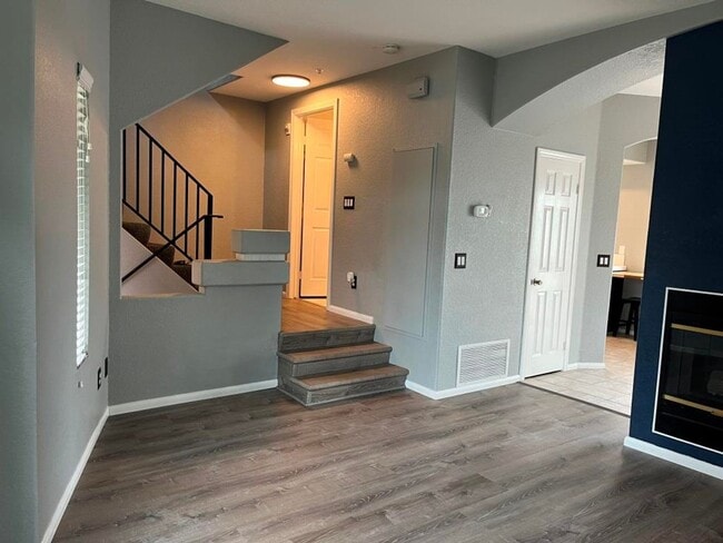 Building Photo - 2Bed/2.5Bath Condo Near Downtown Oceanside...