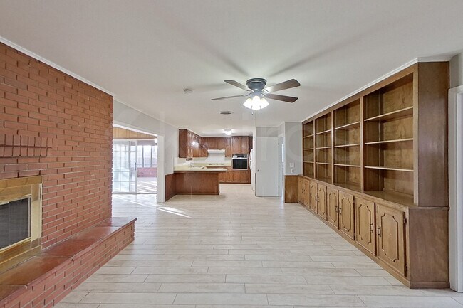 Building Photo - 2721 James Louis Dr