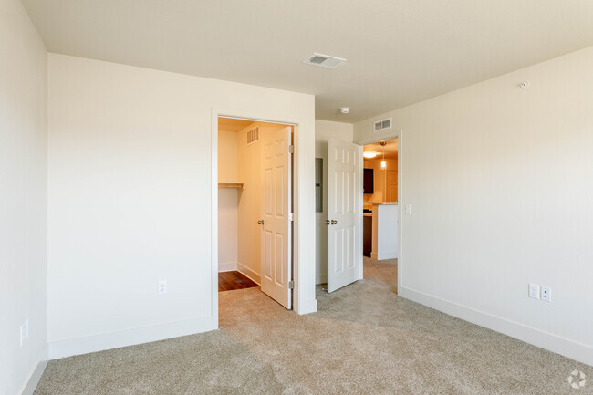 1BR, 1BA - 773SF - Larkridge