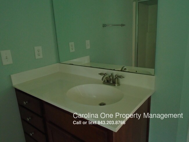 Building Photo - 9001 Parlor Dr