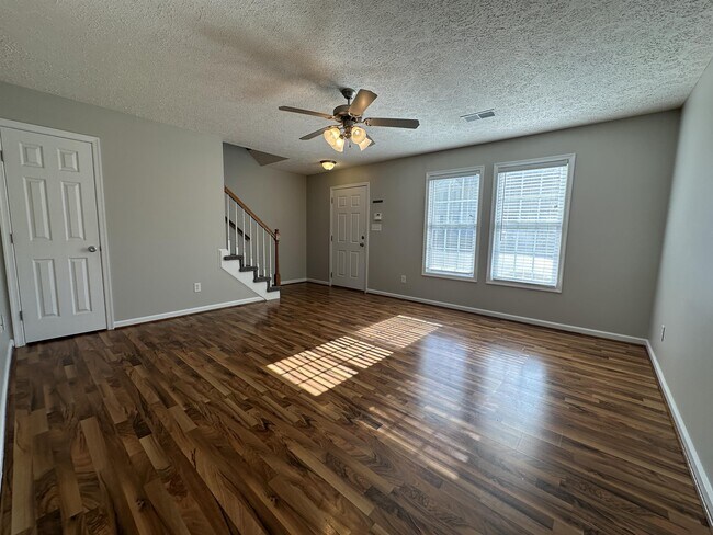 Foto del edificio - 160 Ivy Creek Ln