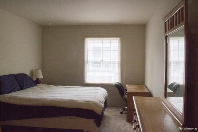 Building Photo - 2708 Glenbridge Ct