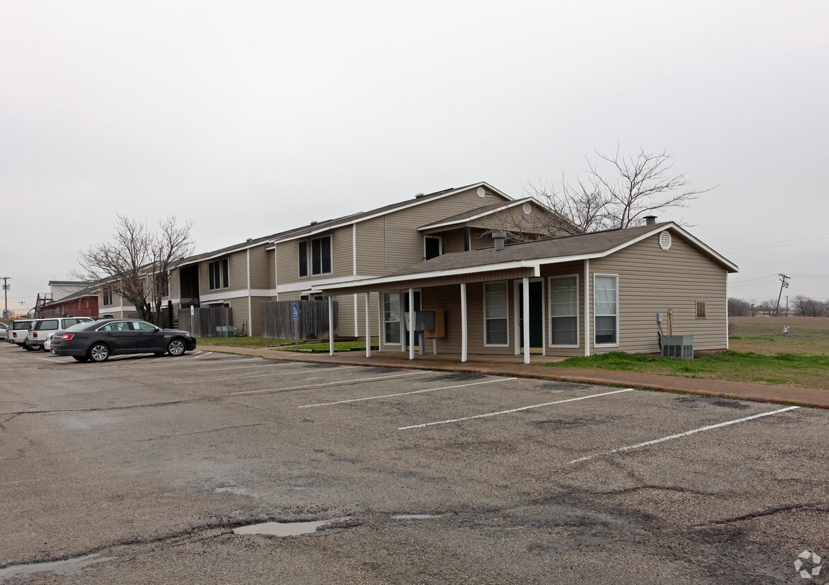 Primary Photo - Western Hills Apartments