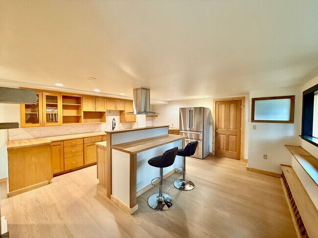 Foto del edificio - Brand New 1 bed, 1 bath with Den In Lynnwood $2350/mo.