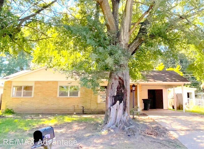Building Photo - 3 br, 1 bath House - 4608 BIRDWELL