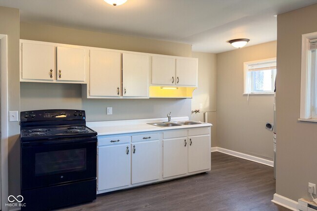 Building Photo - 5905 Devington Rd