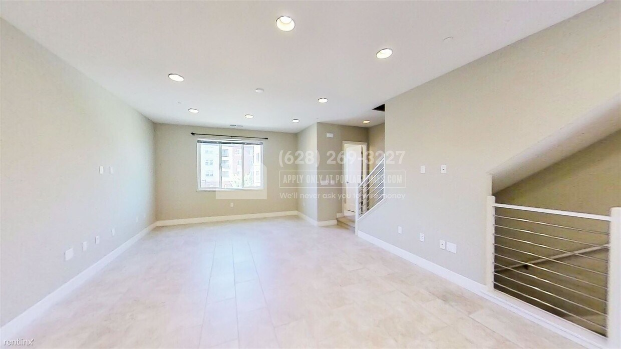 Primary Photo - 3 br, 3.5 bath Townhome - 5886 Smoky Quart...