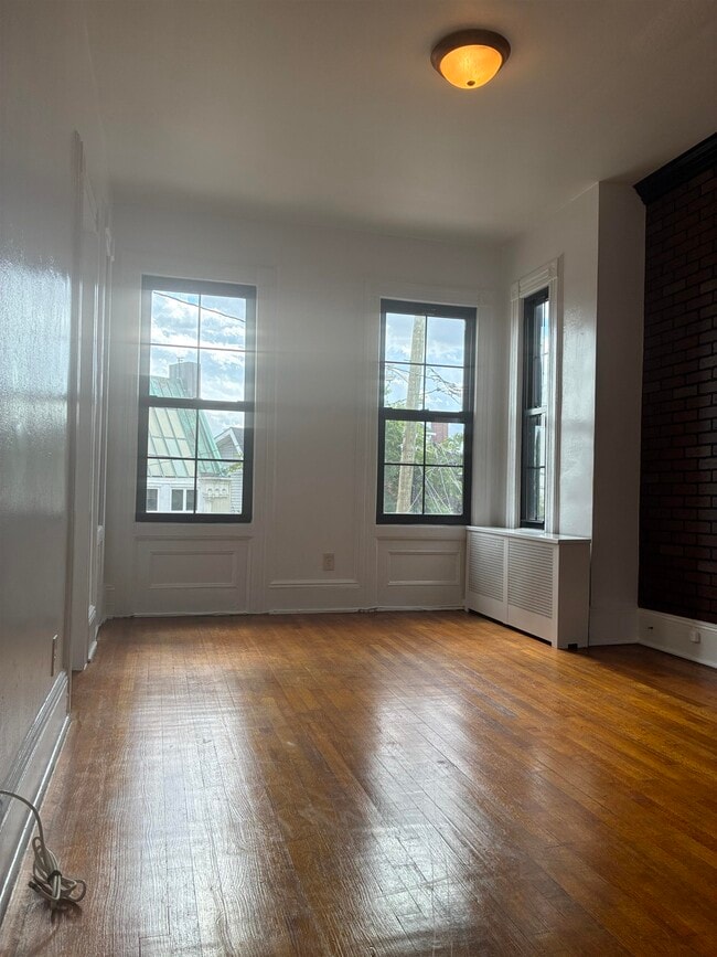 Building Photo - 110 18th St