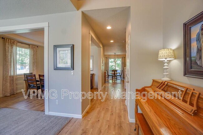 Foto del edificio - 2835 NW Hill St