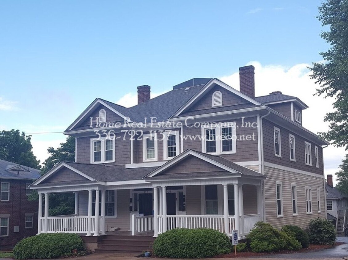 Foto principal - 110 S Marshall St