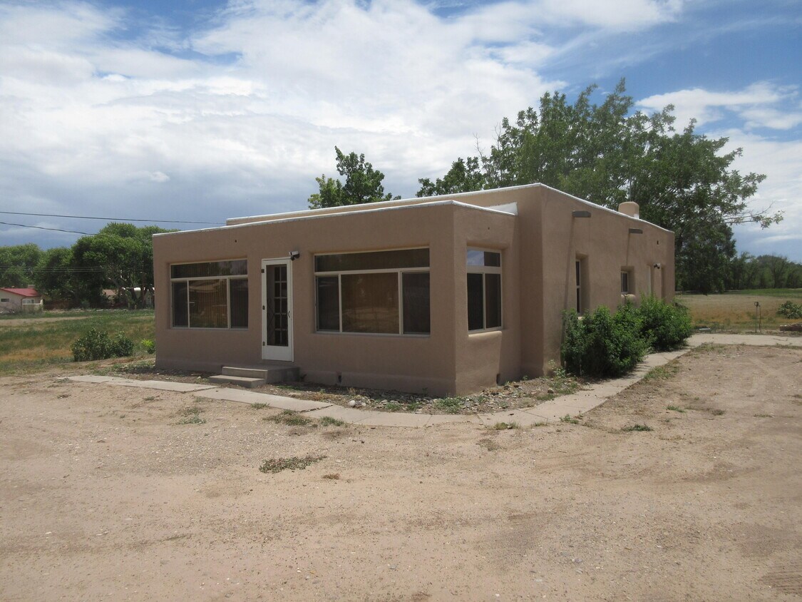 Primary Photo - 2220 Muniz Rd SW