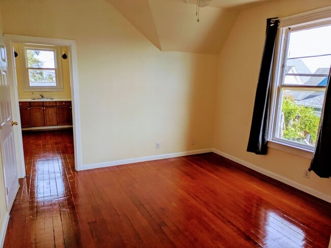 Building Photo - 416 Alameda St