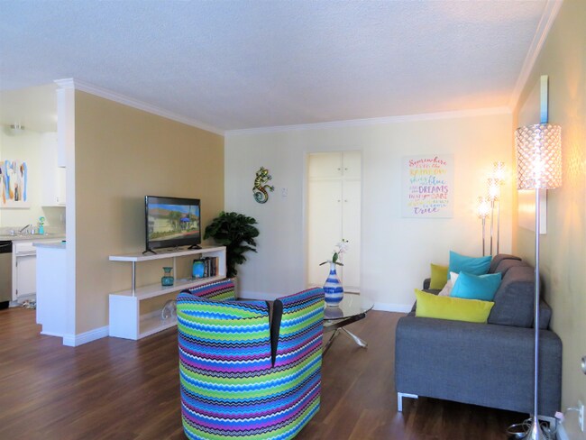 Foto del edificio - 590 S Fernwood St