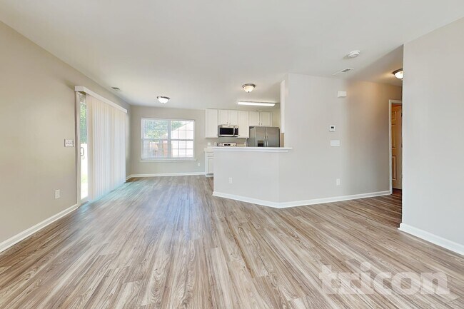 Foto del edificio - 2120 Clear Brook Dr