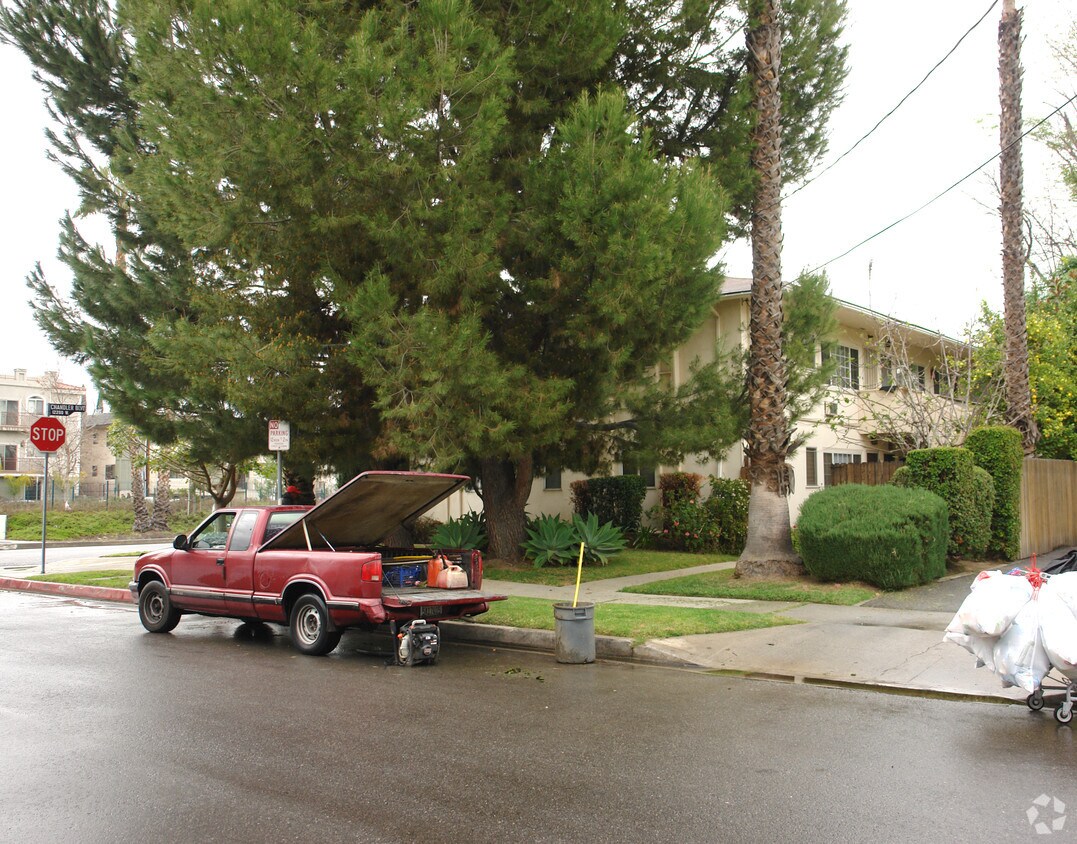 tree obstruction. No side or rear view. This is best poss. shot. - 5352 Bellingham Ave