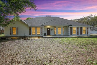 Building Photo - 303 Riva Ridge
