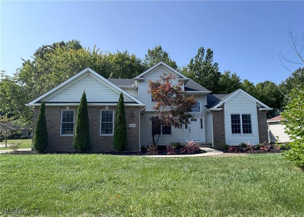 11814 Craig Dr Strongsville, OH 44149 – photo 1 of 38
