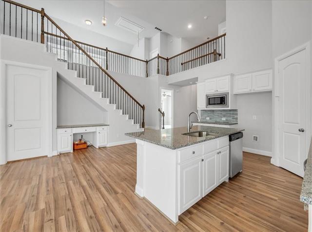 Building Photo - 8708 Fairway Ln