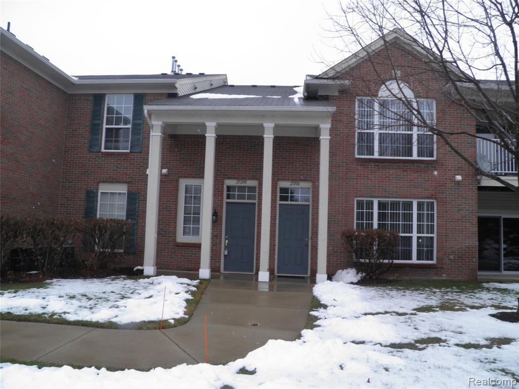 25208 Chesapeake Cir, Commerce Charter Township, MI 48390 Condo for