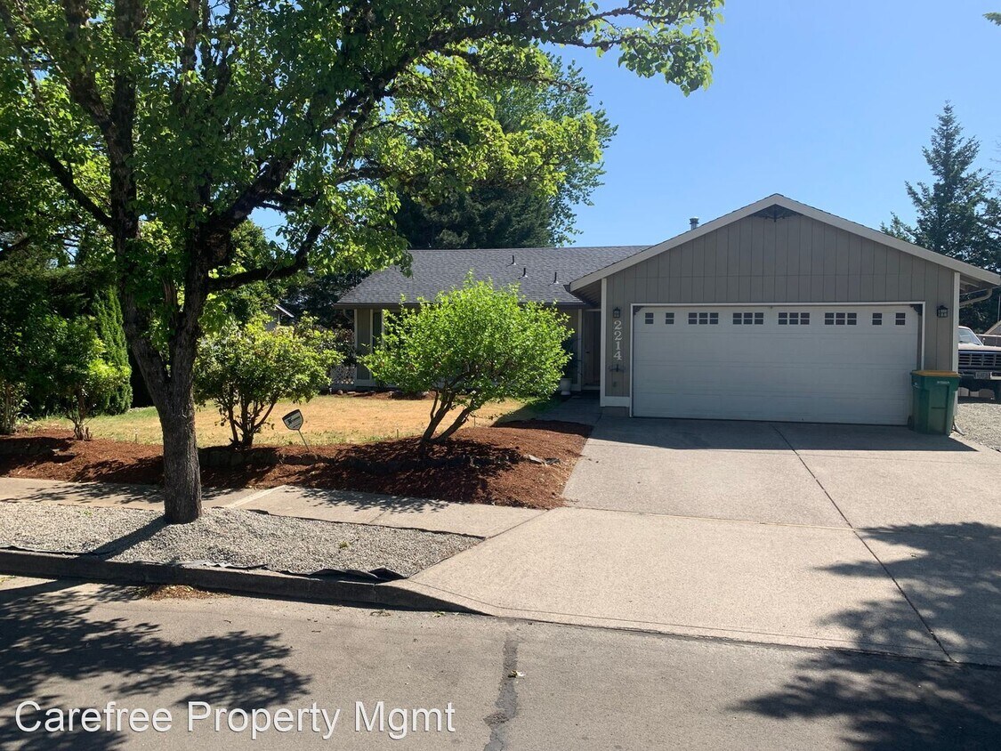 Primary Photo - 3 br, 2 bath House - 2214 SW Spence Court