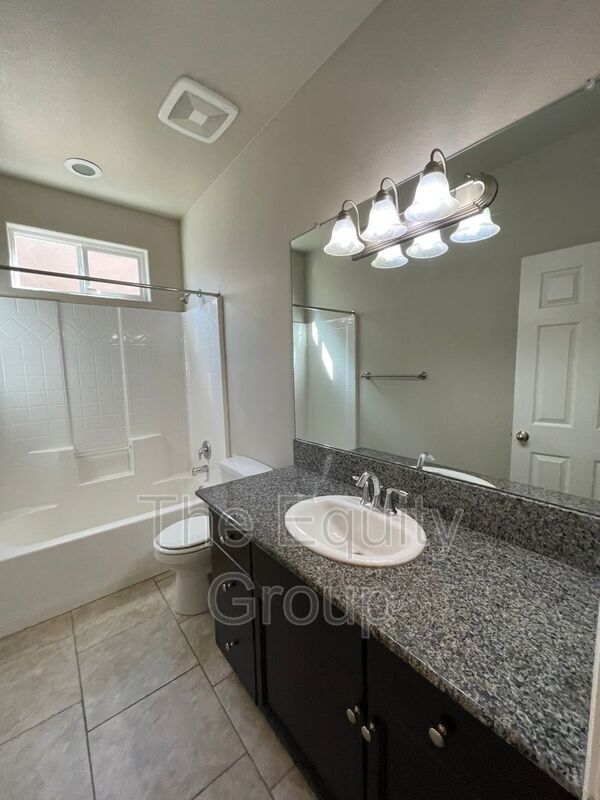 Foto del edificio - 3630 Griffith Ave