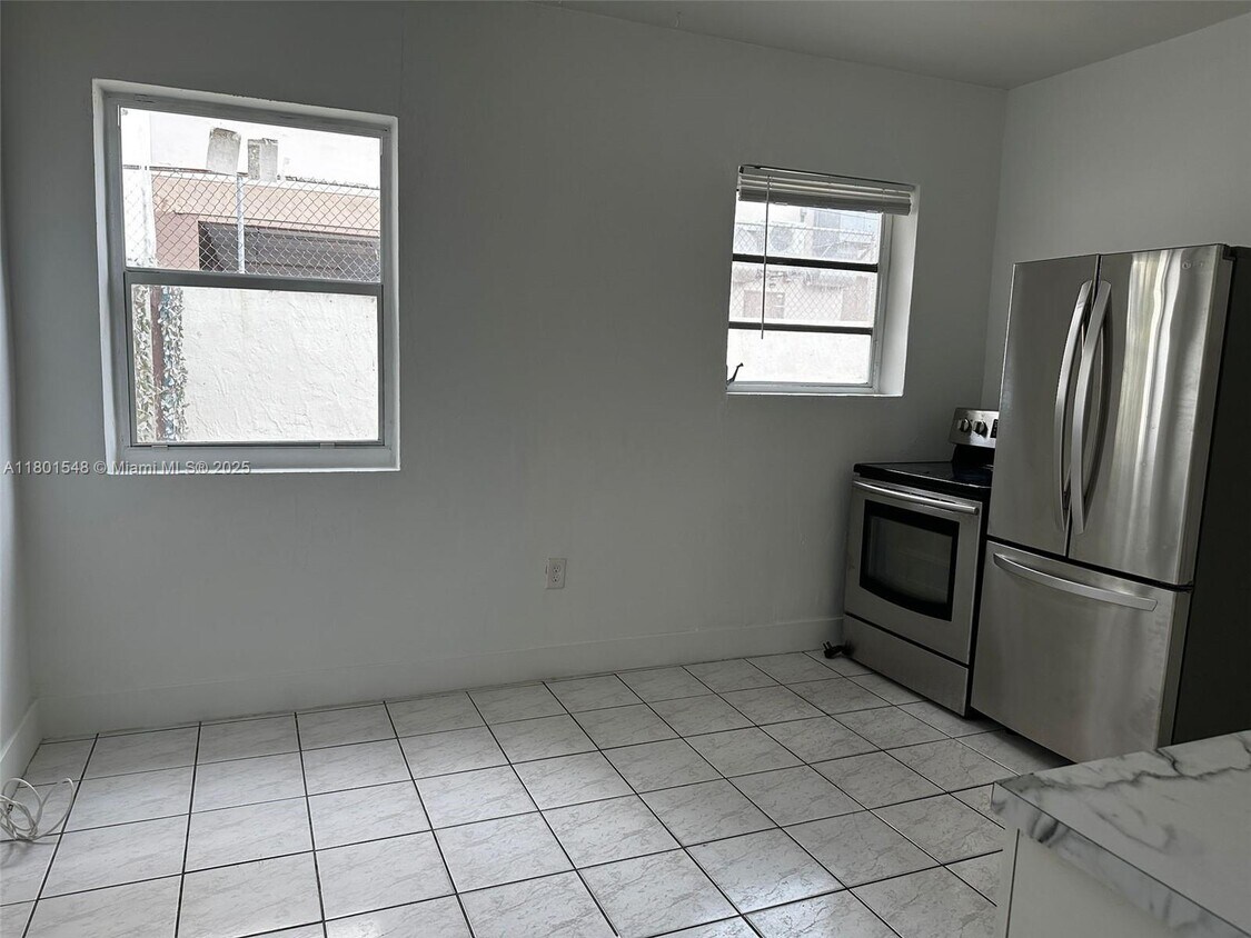 Foto del edificio - 1834 SW 27th Ave