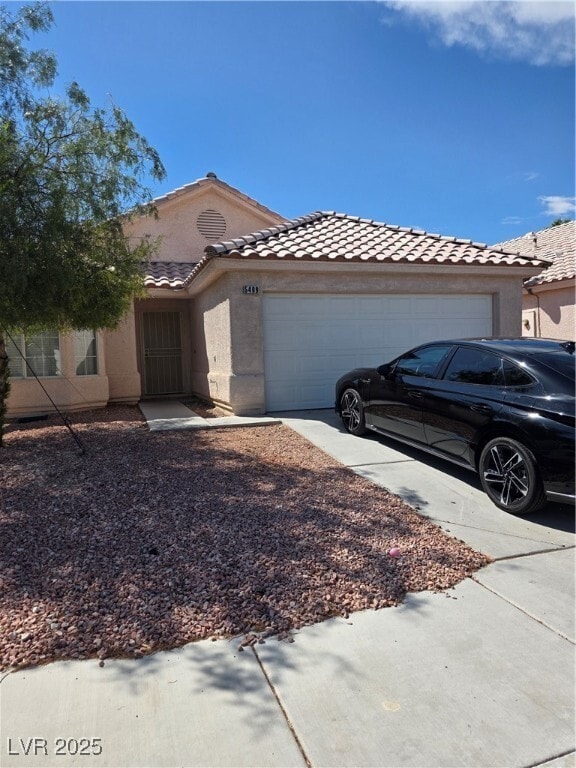 Building Photo - 5409 Ravana Ave