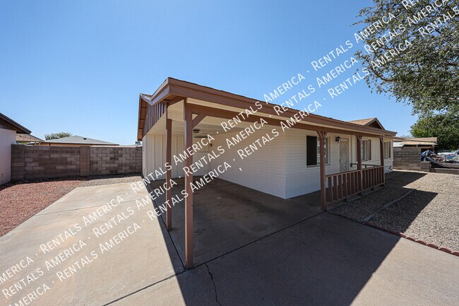 Building Photo - 6913 W Solano Dr N