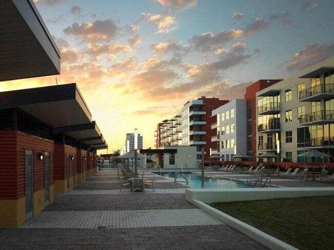 Foto del edificio - 1208 E Kennedy Blvd