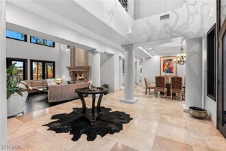 Building Photo - 2057 Troon Dr