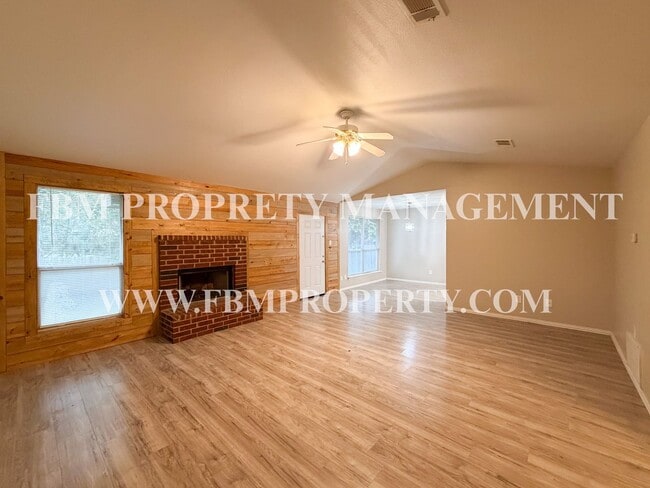 Foto del edificio - 3008 View Ln