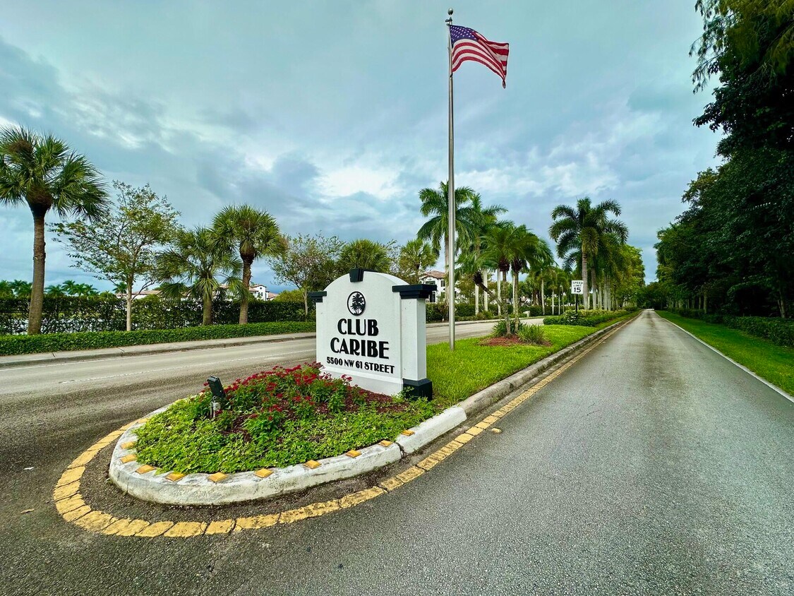 Foto principal - 5560 NW 61st St