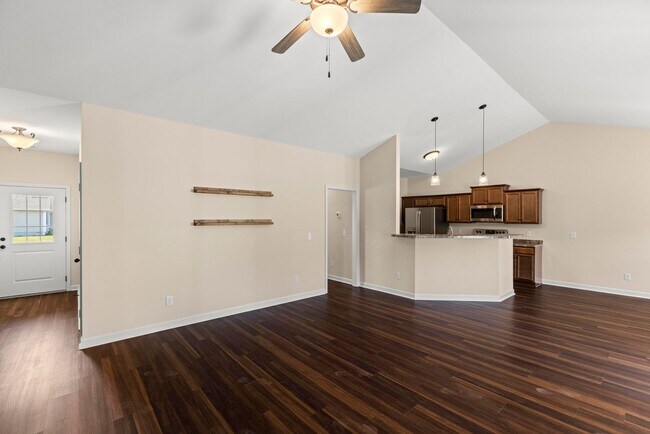 Foto del edificio - 3 bedroom with bonus room in Holly Ridge is available now!