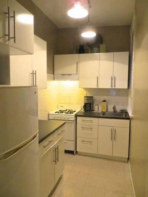 Foto del edificio - 69 8th Ave