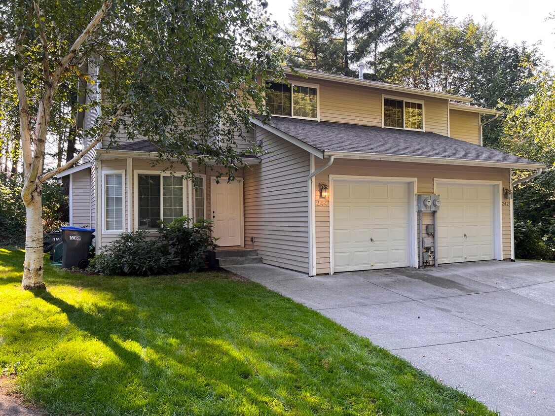 244 SW Moorea Ln, Port Orchard, WA 98366 Townhome Rentals in Port