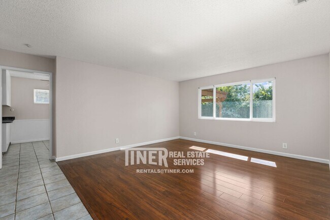 Foto del edificio - Great 3 Bedroom 2 Bath In Rancho