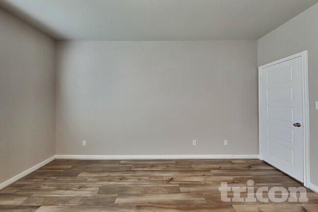 Building Photo - 5802 Nyla Wy