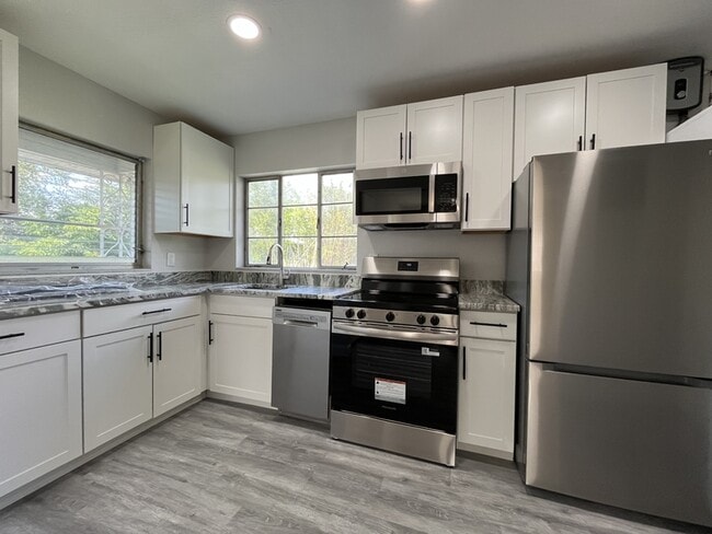 Building Photo - 2307 Formosa Ave