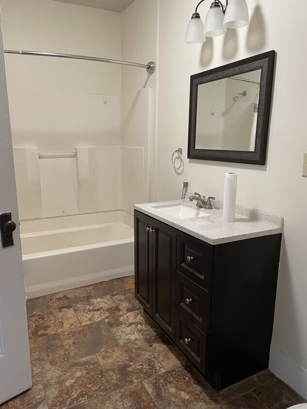 Foto del edificio - 165 W 5th St