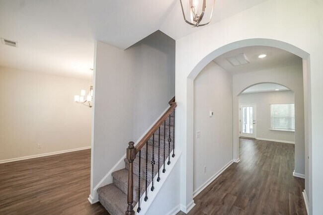 Building Photo - 3556 Castleoak Dr