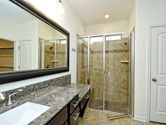 Foto del edificio - 2216 Lookout Range Dr